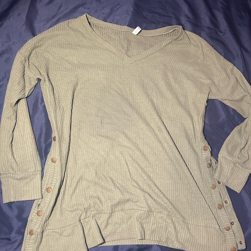Zenana Outfitters Sage Button-Side Long Sleeve Top